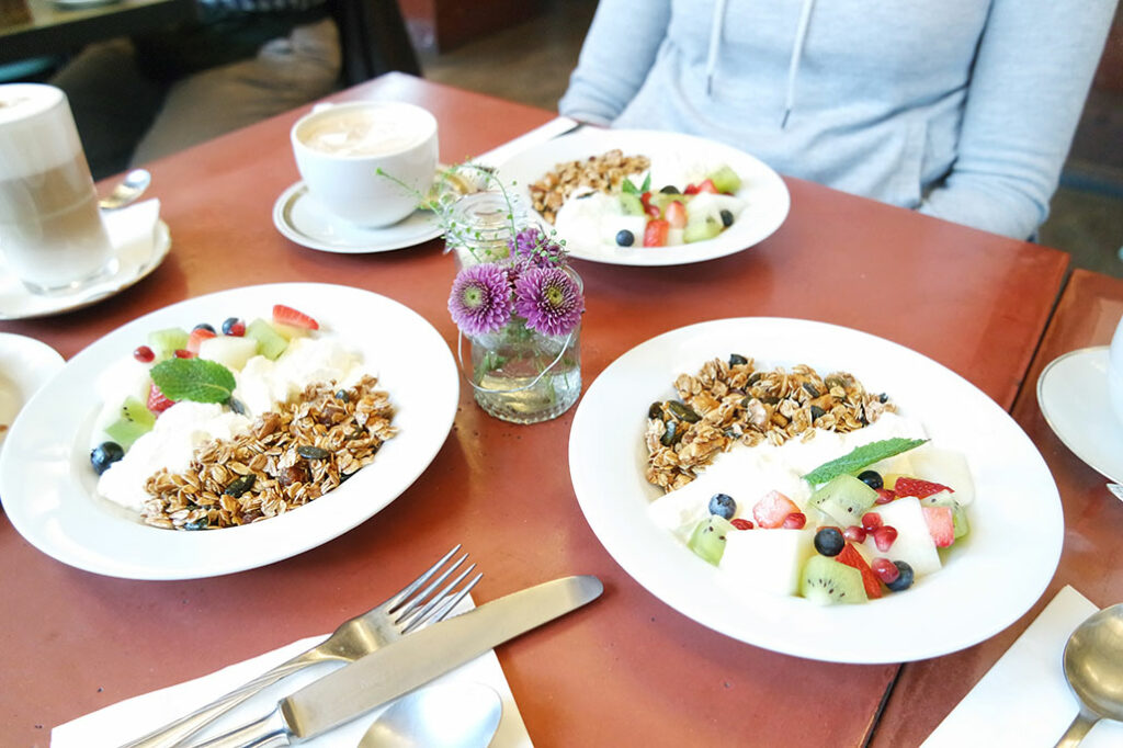 cafe oliv berlin guide frühstück hotspot clean eating