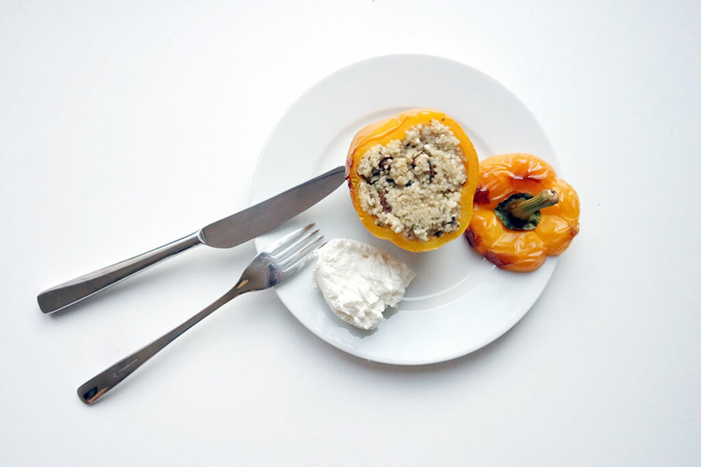 paprika gefüllt couscous gesund clean eating blog