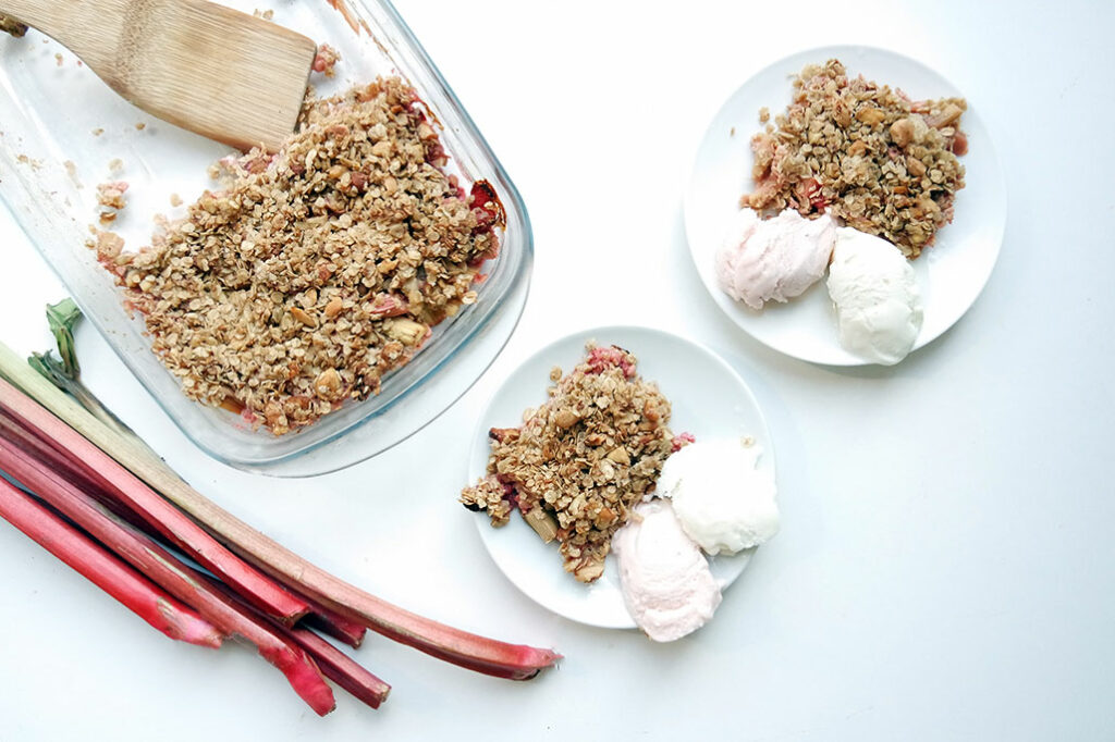 crumble-erdbeer rhabarber clean eating rezeote blog