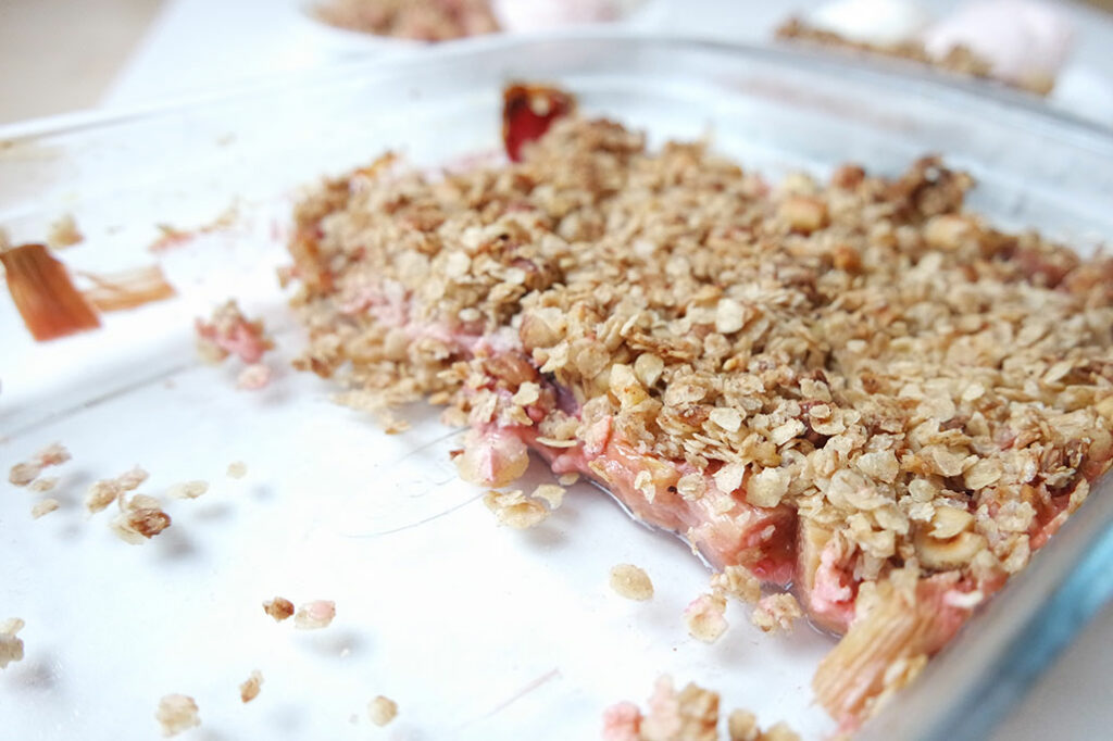 crumble erdbeer rhabarber clean eating gesund rezept blog
