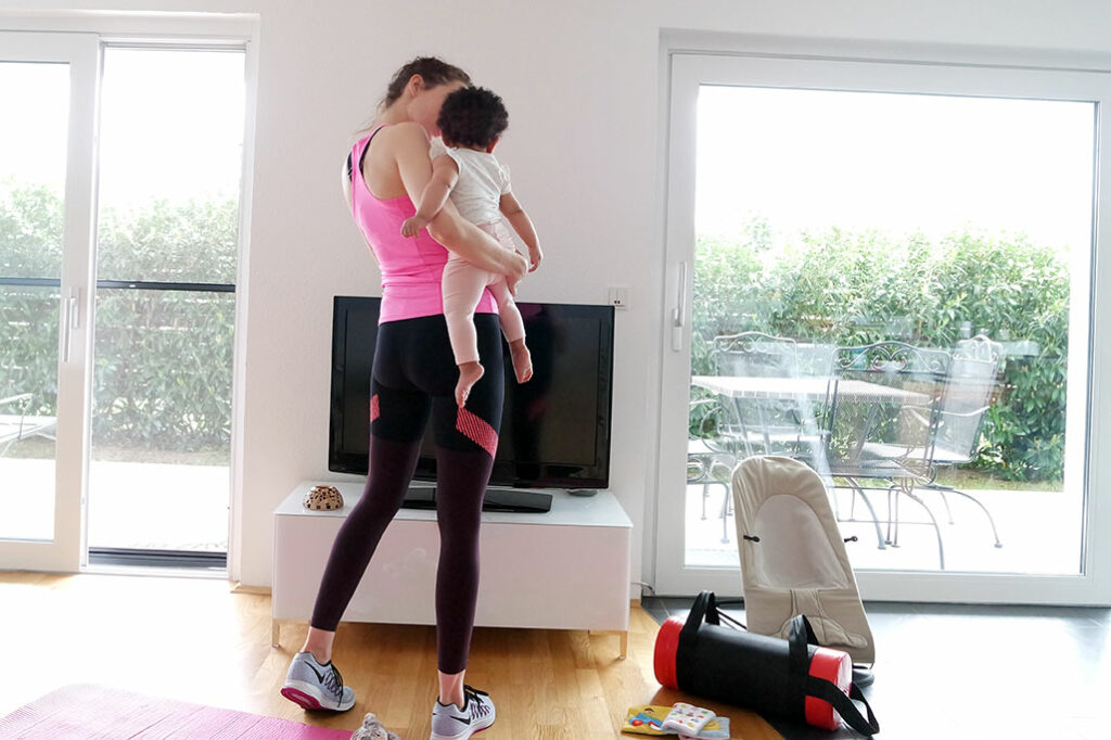 fitness sport workout mit baby