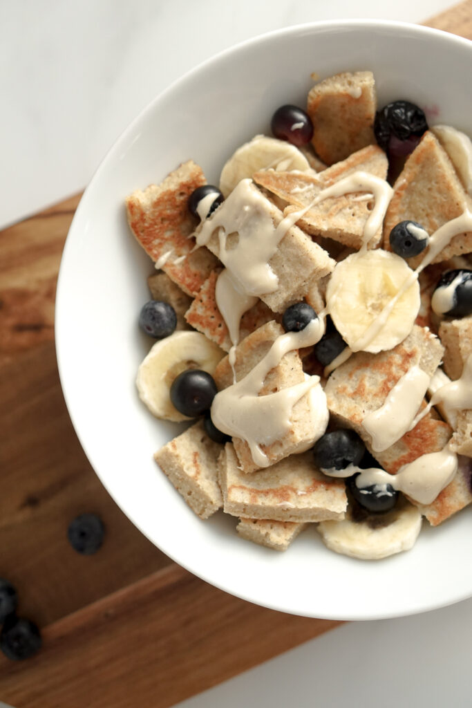 bananen Blaubeeren frühstück Pancake power Bowl
