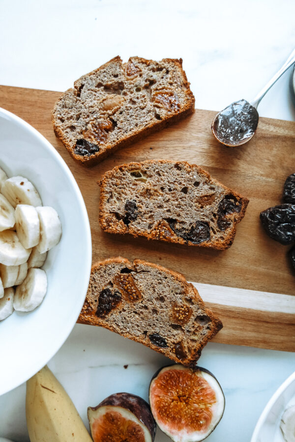 Bananen-Dattel-Feigen Brot – Julie Feels Good