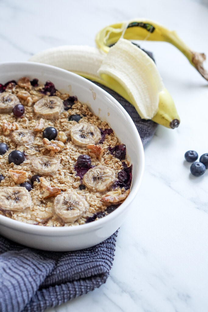 baked oatmeal gebackenes oatmeal gesundes frühstück haferflocken