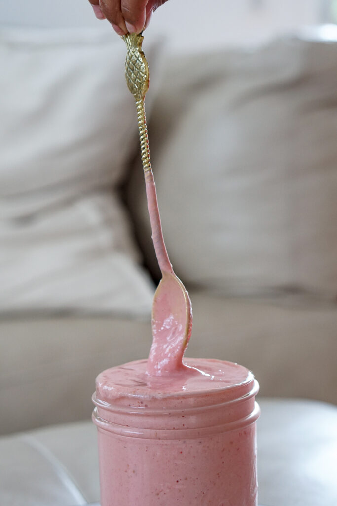 pink pineapple ananas smoothie