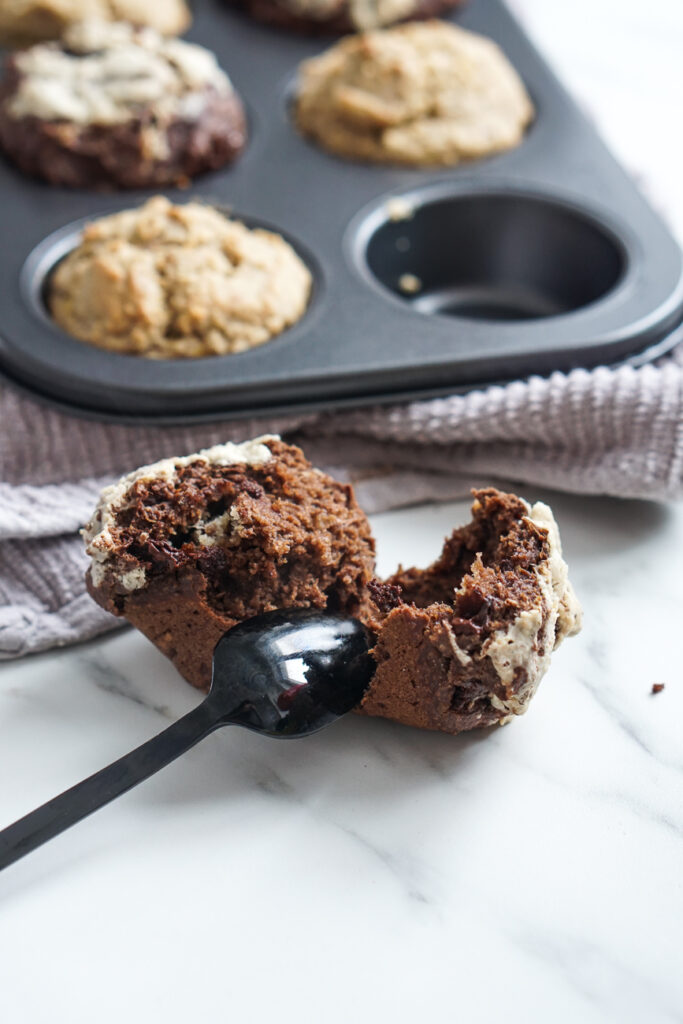 saftige weiche Schokoladen muffins Banane rezept clean eating backen